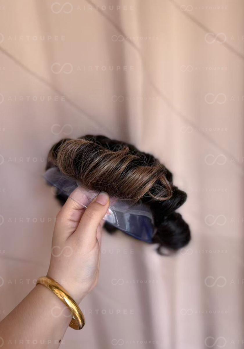 Hollywood | base 6x9 1B negro medio con algo de rubio miel en la línea frontal del cabello 100% densidad