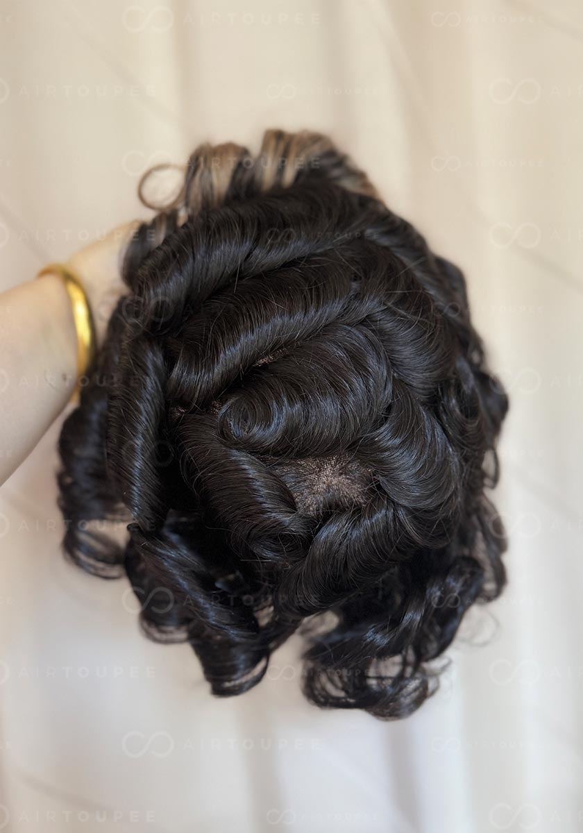 Hollywood | base 6x9 1B negro medio con algo de rubio miel en la línea frontal del cabello 100% densidad